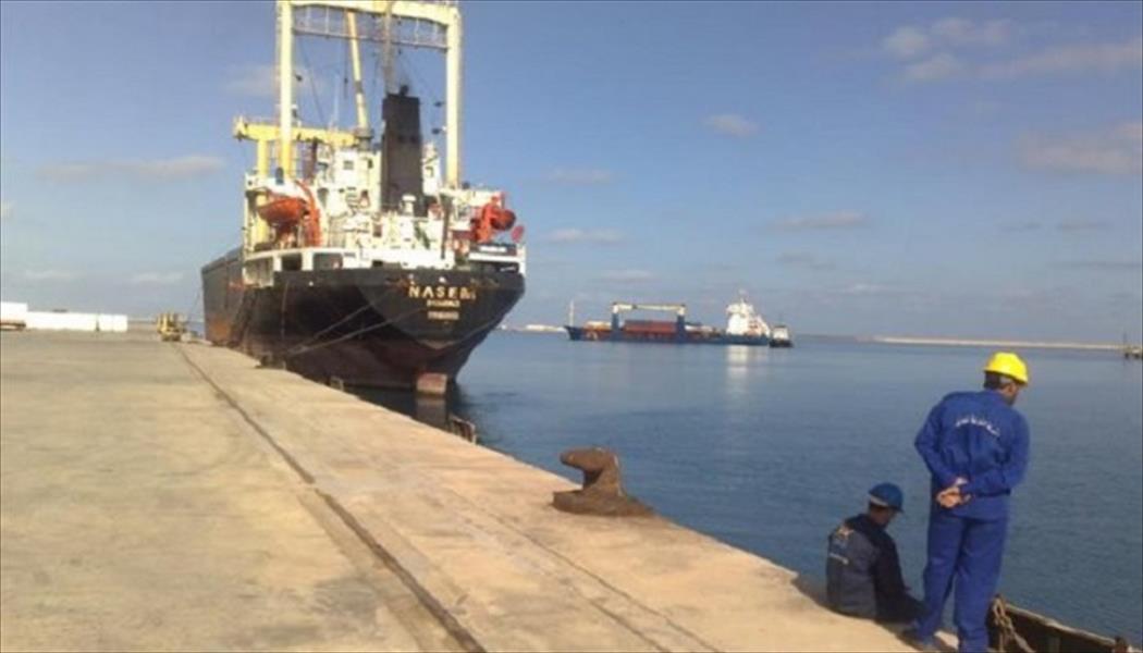 مسؤول: إعادة فتح ميناءي السدرة ورأس لانوف لم يتحدد بعد