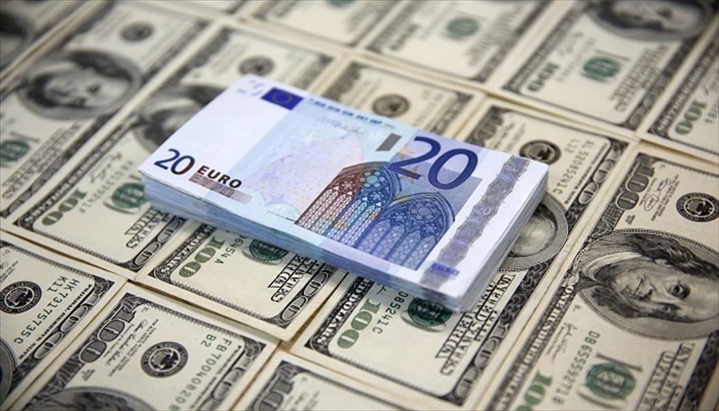 اليورو يتراجع لأقل مستوى في 10 أيام مقابل الدولار