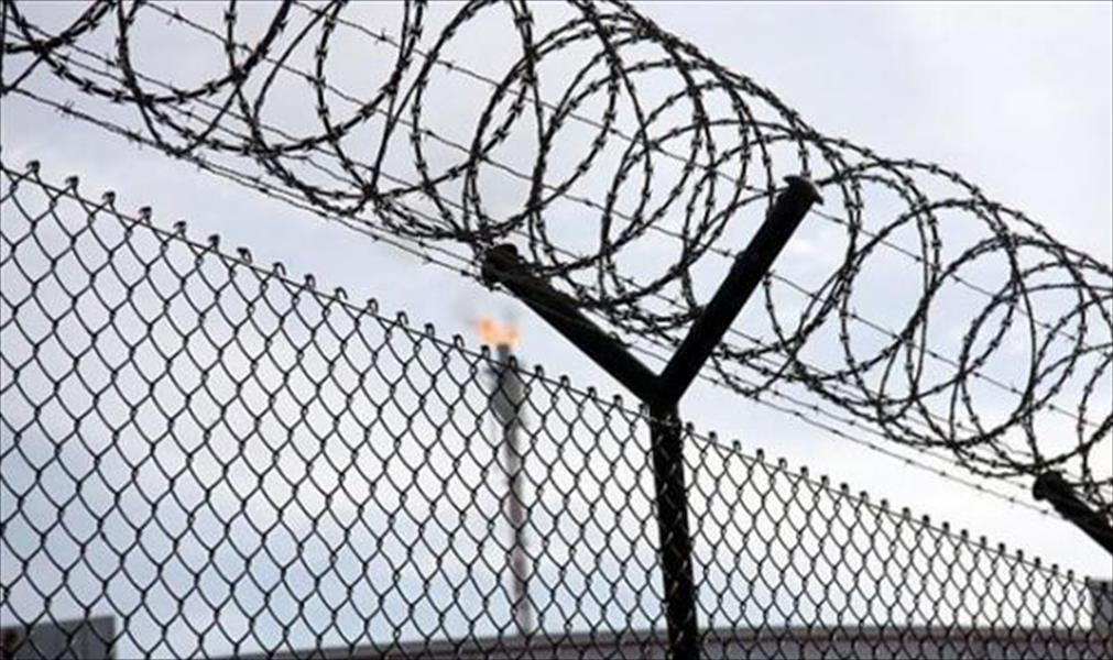 «القاعدة» يحرر 300 سجين في حضرموت