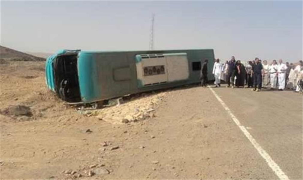مصرع وإصابة 18 في انقلاب حافلة جنوب سيناء