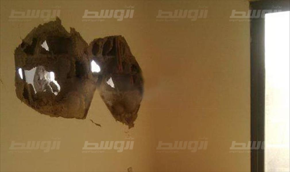 سقوط قذيفة بالمصرف التجاري الوطني بمنطقة البركة في بنغازي