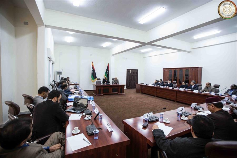 الحكومة الموقتة تجتمع برؤساء الهيئات والمؤسسات في البيضاء