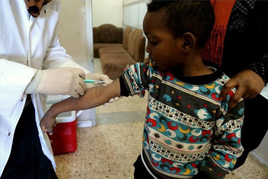 استمرار حملة التطعيم للأسر النازحة في البيضاء