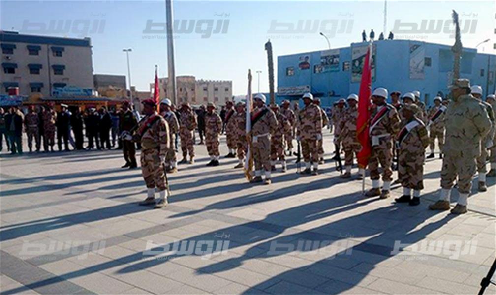 بالصور: احتفالية رفع العلم بميدان الشهداء في طبرق