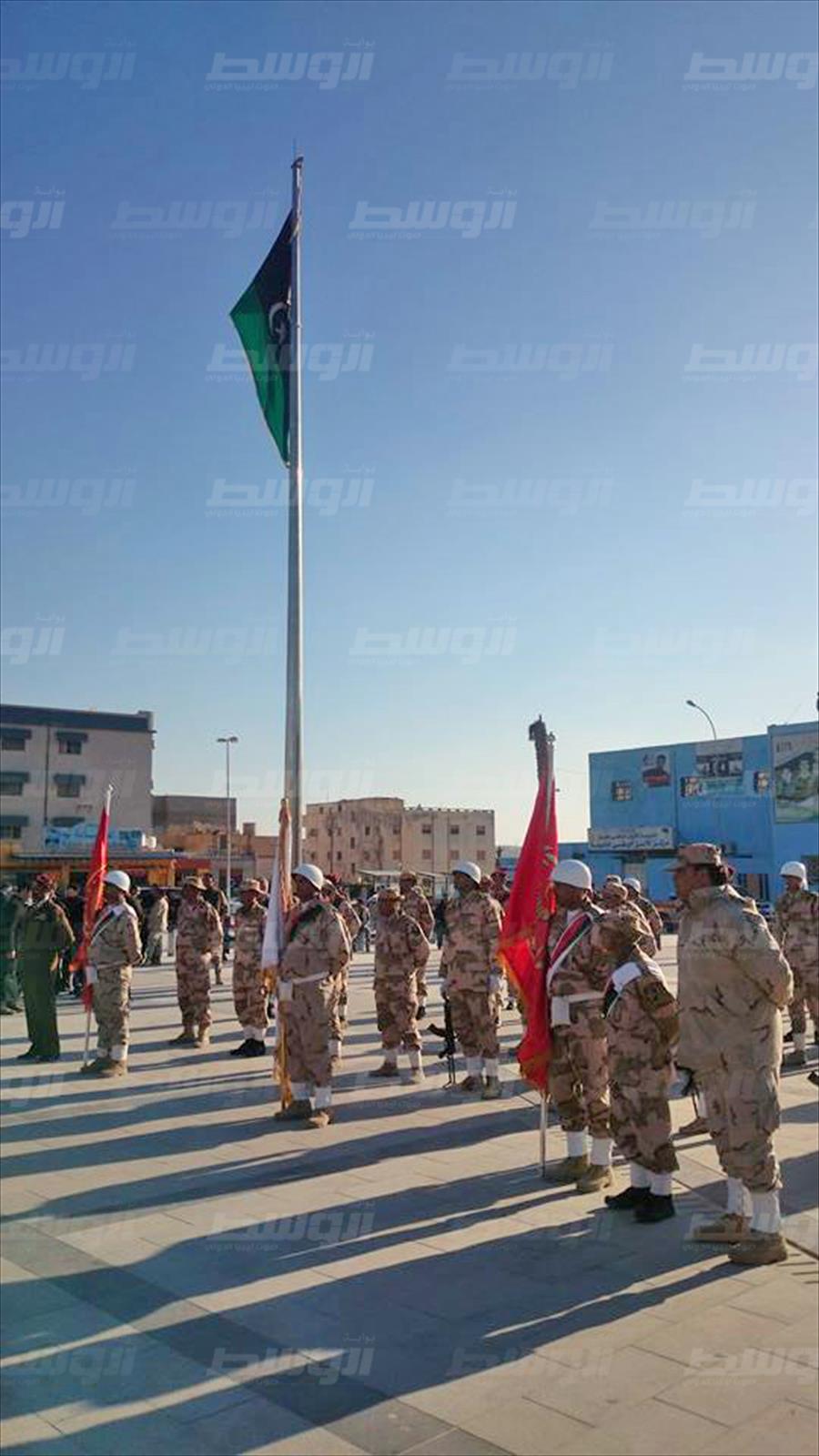بالصور: احتفالية رفع العلم بميدان الشهداء في طبرق