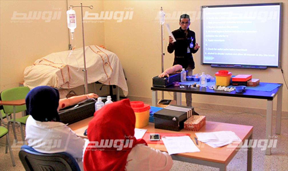 دورة تدريبية حول الإسعافات والطوارئ بمركز بنغازي الطبي