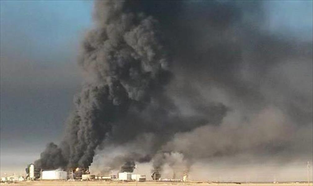 سحب حرق المخلفات النفطية تغطي سماء جالو