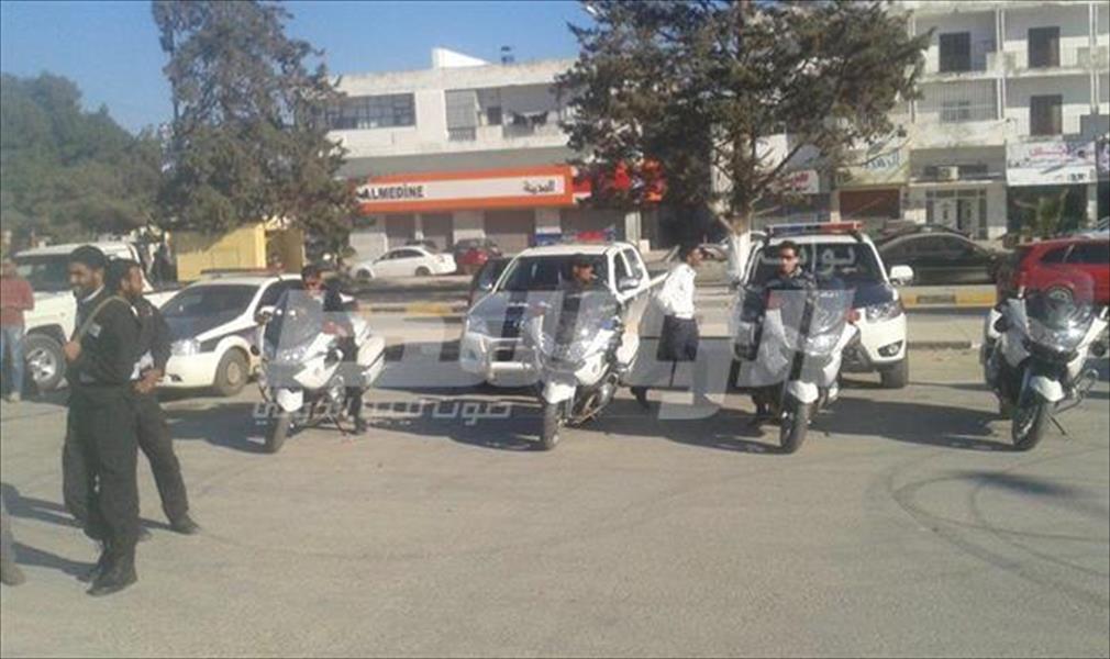 «شرطة البيضاء» يحتجون ضد التعدي على زملائهم