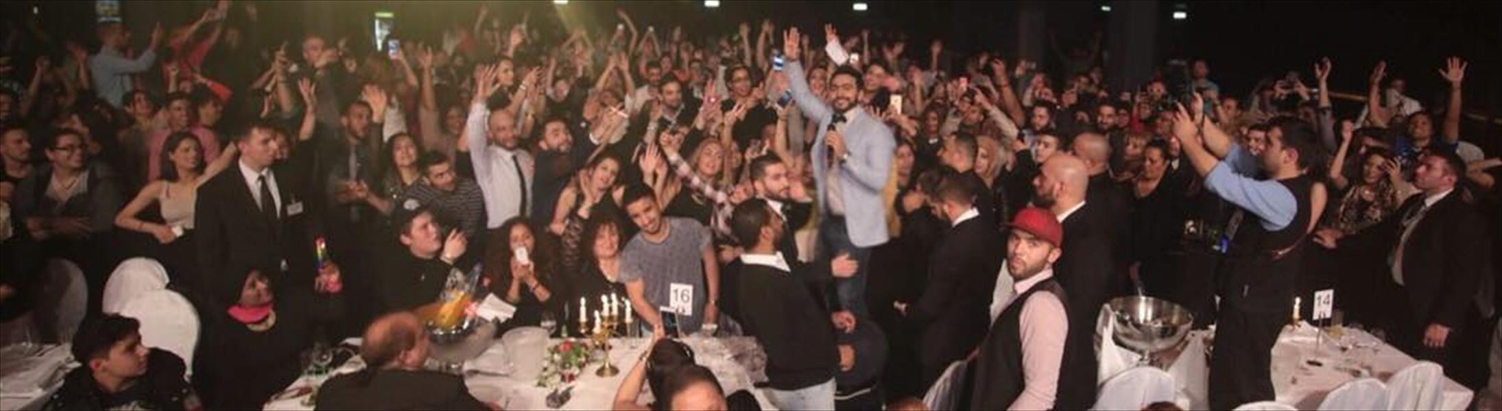 بالصور: 10 سفراء في حفل تامر حسني ببرلين