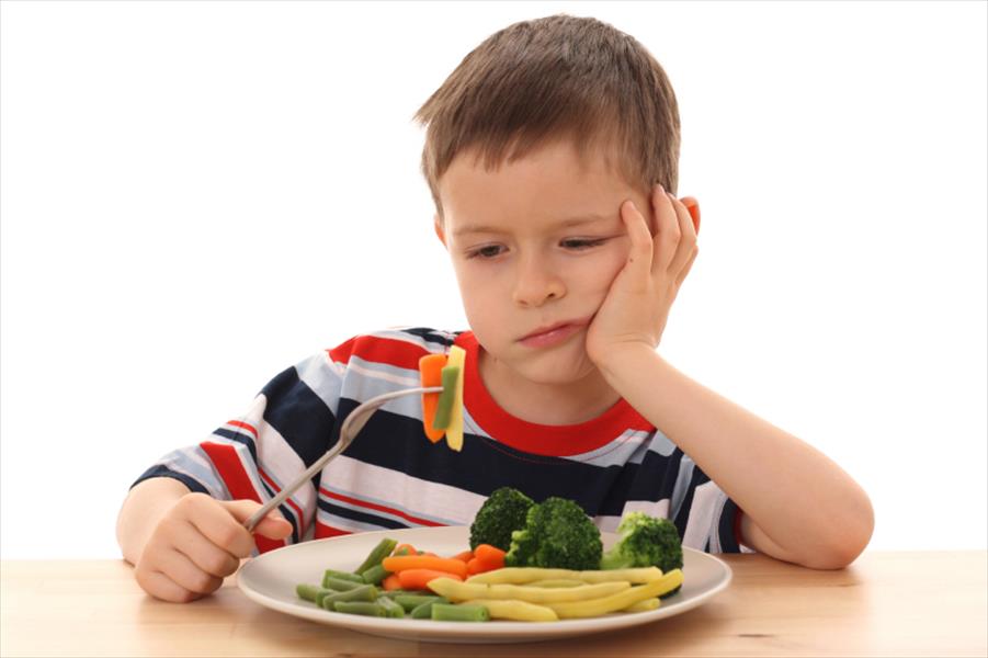 طرق لتشجيع طفلك على تناول الطعام الصحي