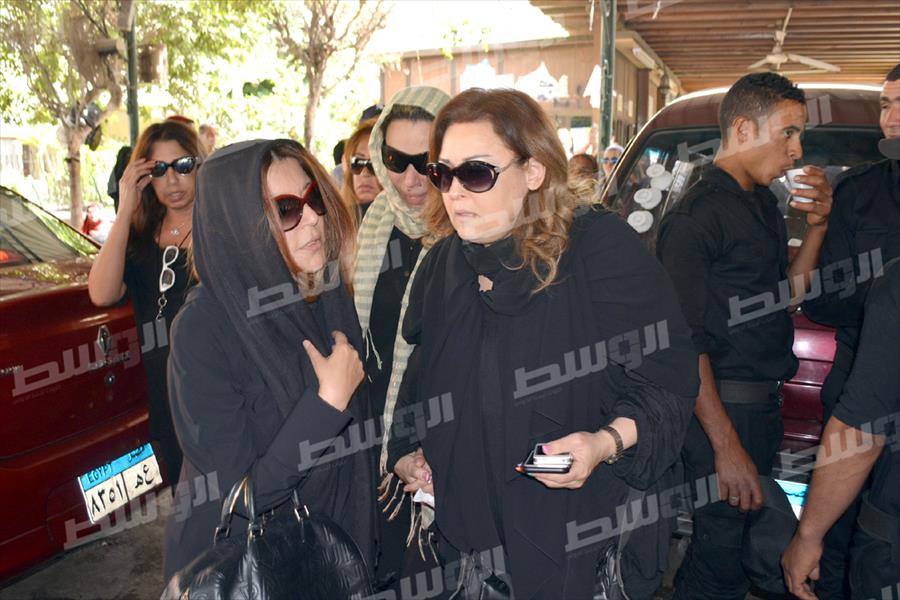 بالصور: سميرة سعيد في جنازة إبراهيم يسري