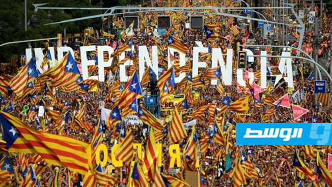 الانفصاليون يستعرضون قوتهم في شوارع كتالونيا في «اليوم الوطني»