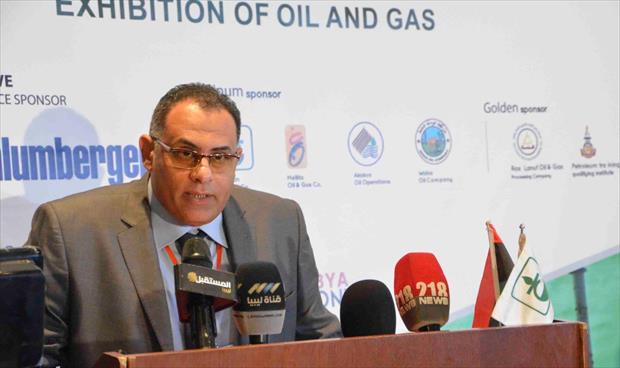 رئيس الملتقى مسعود العوامي خلال المؤتمر الصحفي. (الصفحة الرسمية لشركة الخليج العربي للنفط)