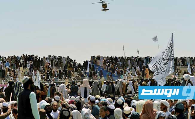 «طالبان» تستعرض معدات عسكرية أميركية مصادرة في قندهار (شاهد)