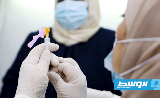 انطلاق حملة التطعيم بلقاح «فايزر- بايونتيك» المضاد لـ«كورونا» في الكويت