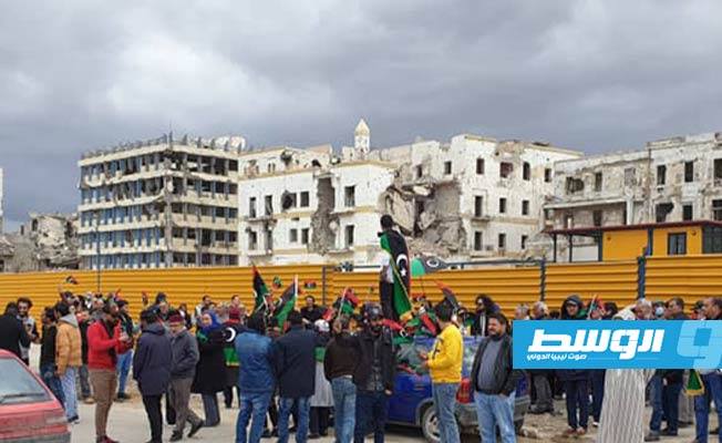 أهالي مدينة بنغازي يشاركون في الاحتفال بالذكرى العاشرة لثورة فبراير، 17 فبراير 2021. (الإنترنت)