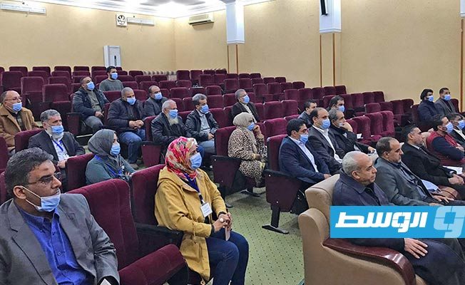 حفل تكريم الفائزين بجائزة البحث العلمي الأولى بمركز البحوث في جامعة طبرق. (صفحة جامعة طبرق على فيسبوك)