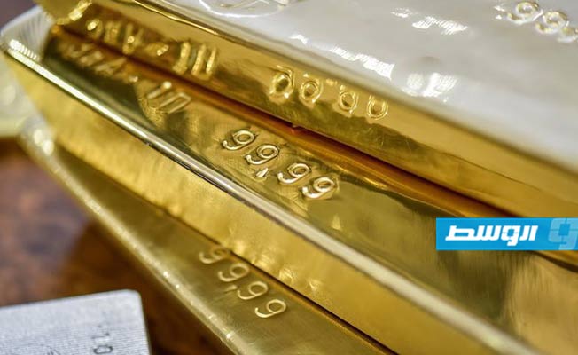الذهب يتمسك بمكاسبه وسط تراجع الإقبال على المخاطرة بسبب توترات واشنطن وبكين