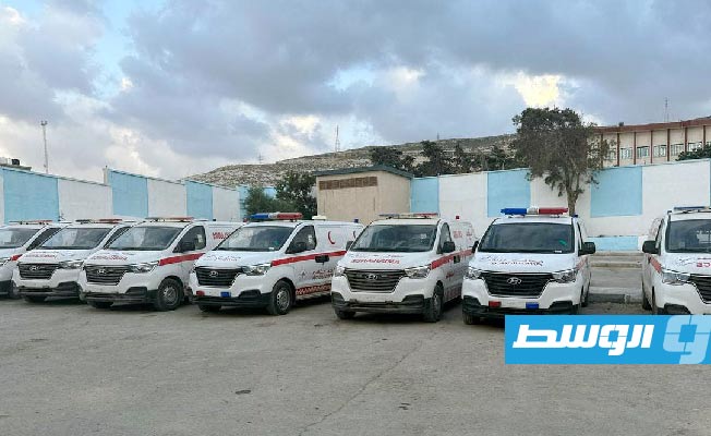 حكومة حماد تدعم المرافق الصحية في درنة بـ10 سيارات إسعاف