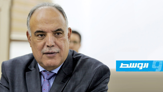 وزير «داخلية الموقتة» يصدر قرارين بترقية أكثر من ألفي موظف