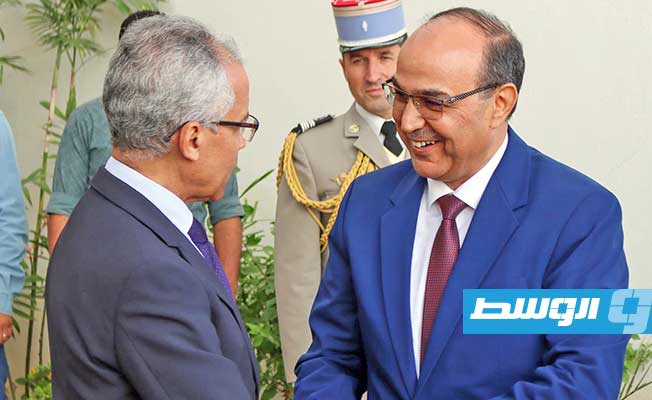 رئيس المجلس التسييري لبلدية بنغازي خلال استقباله السفير الفرنسي والوفد المرافق له بديوان البلدية، الأربعاء 16 نوفمبر 2022. (بلدية بنغازي)