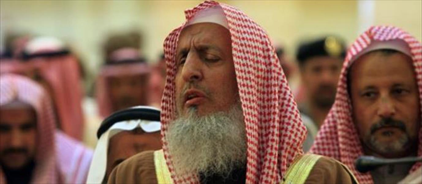 مفتي السعودية يجيز صلاتي التراويح والعيد بالبيوت حال استمرار «كورونا»