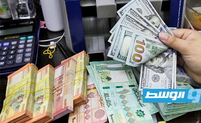 للمرة الأولى.. سعر العملة اللبنانية يتخطّى 100 ألف ليرة مقابل الدولار