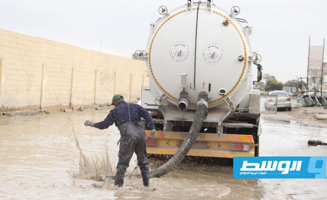استمرار أعمال شفط مياه الأمطار في أبوسليم لليوم الرابع، 24 نوفمبر 2020. (بلدية أبوسليم)