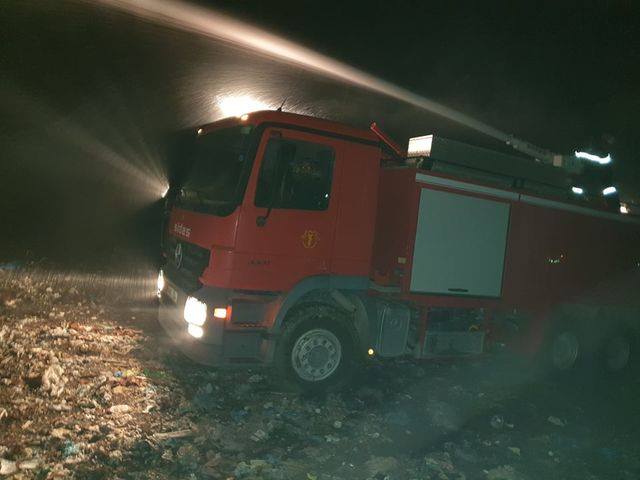 السيطرة على حريق بمكب القمامة الملاصق لمحطة كهرباء جنوب طرابلس