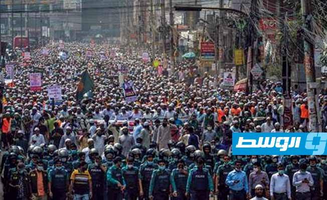 أكثر من 50 ألف شخص يتظاهرون ضد فرنسا في بنغلاديش