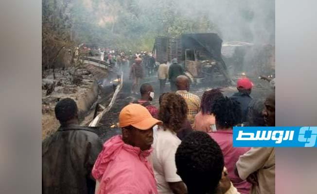 الكونغو: مقتل 33 شخصا في اصطدام حافلة بشاحنة وقود