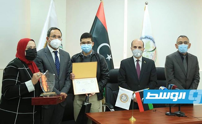 تكريم الفائزين بالأولمبياد الوطني للرياضيات والمسابقة العربية للتراث في ليبيا
