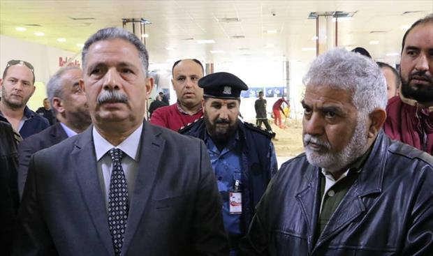 معتوق وبومطاري يتفقدان أعمال الصيانة الجارية بمطار معيتيقة