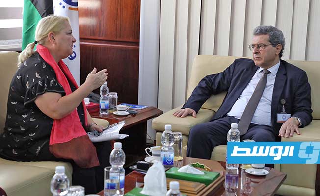 عون يطلع السفيرة الكندية على آليات التعاون مع ليبيا في قطاع النفط والغاز