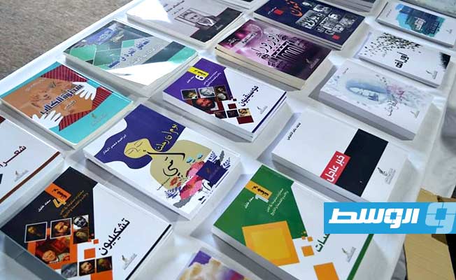 وزارة الثقافة والتنمية المعرفية تهدي مجموعة من الكتب إلى مكتبة جامعة سرت ما بين علمية وتاريخية وأدبية (فيسبوك)