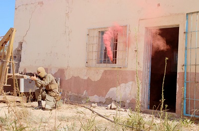 جانب من التمرين التعبوي لضباط القوات الخاصة، داخل قاعدة معيتيقة العسكرية (صفحة رئيس الأركان العامة على فيسبوك)