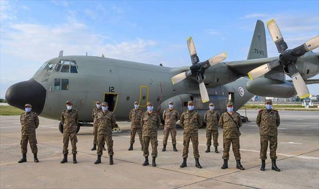 طائرة عسكرية تونسية تصل إلى مطار ميلانو وعلى متنها فريق طبي عسكري