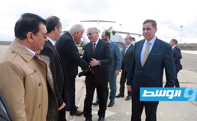 وصول باشاغا إلى مطار الأبرق رفقة عدد من الوزراء، الثلاثاء 13 ديسمبر 2022. (المكتب الإعلامي للحكومة)