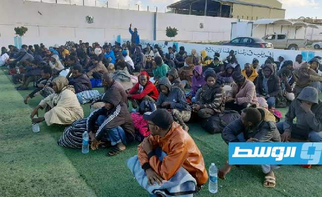 ترحيل 109 مهاجرين غير شرعيين من بنغازي إلى السودان وتشاد