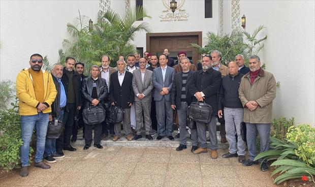 عدد من مختاري الفروع البلدية في بنغازي يؤدون اليمين القانونية