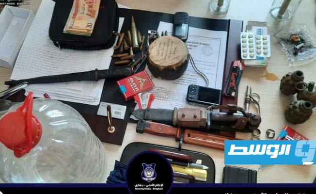 ضبط مروج مخدرات وبحوزته قنابل يدوية في بنغازي