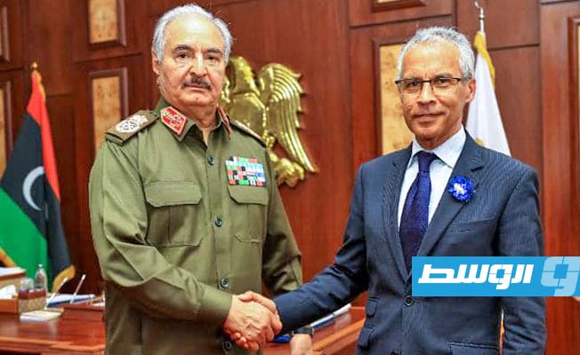 حفتر يستقبل السفير الفرنسي بمقر القيادة العامة في بنغازي