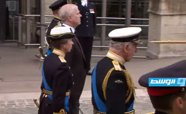 نعش الملكة إليزابيث الثانية محمولا خلال مراسم جنازتها الرسمية، 19 سبتمبر 2022. (لقطة مثبتة من تسجيل مصور)