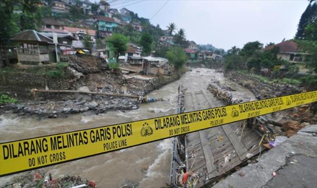 مصرع أربعين شخصاً جراء فيضانات في إندونيسيا