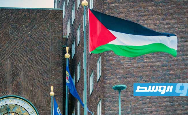 رفع العلم الفلسطيني أمام مقر بلدية أوسلو