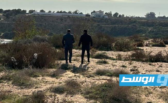 جانب من حملة مكتب أملاك الدولة في طرابلس خلال مسح ميدان الرماية في تاجوراء تمهيدا لأعمال إزالة التعديات به. (مصلحة أملاك الدولة)