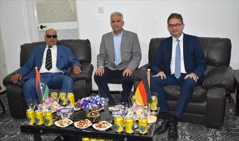 رئيس بلدية طبرق يبحث مع السفير الألماني التعاون في مجال الاستثمار