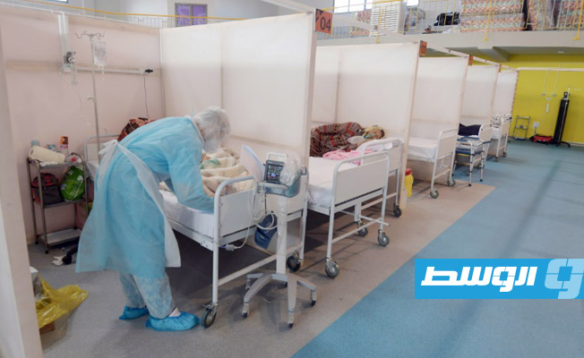 مستشفيات تونس تكتظ بمرضى «كوفيد-19» واللقاح يتأخر