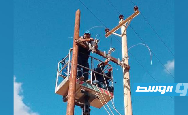 من أعمال صيانة شبكة الكهرباء في درنة، 1 أكتوبر 2023. (الشركة العامة للكهرباء)