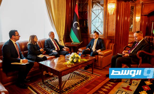 رئيس حكومة الوحدة الوطنية الموقتة عبدالحميد الدبيبة يستقبل سفير تركيا لدى ليبيا كنعان يلماز، الأحد 8 أكتوبر 2023 (المكتب الإعلامي للحكومة)
